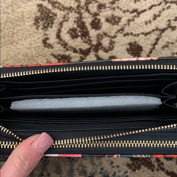 Très Chic Wallet - Picture 3 of 3